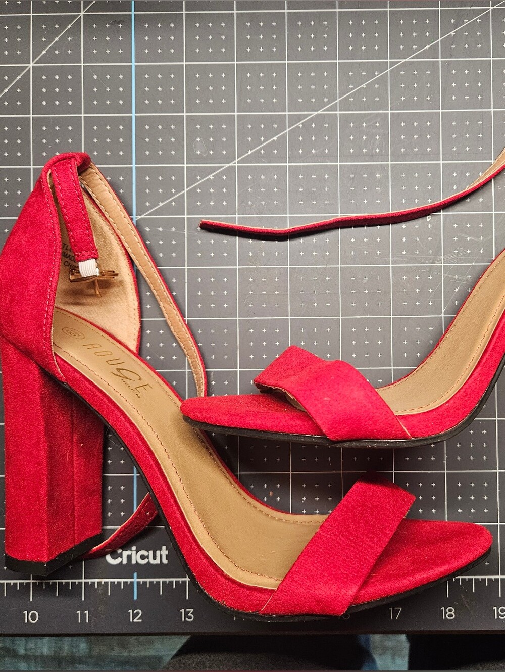 Rouge Helium Red Heels NWOT